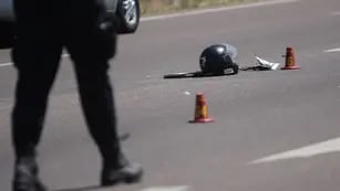 Dos jóvenes a bordo de una moto chocaron contra un árbol y fallecieron en San Martín