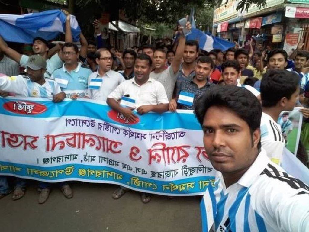Festejaron en Bangladesh el triunfo de Argentina