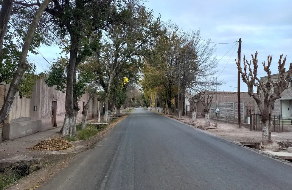 CH de San Roque, Maipú. Calle Lamadrid, inmediaciones de la plaza distrital. Fuente. Arq. Paula Martedí