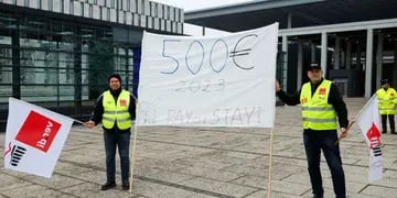 FOTO DE ARCHIVO: Huelga general de trabajadores aeroportuarios en Schönefeld