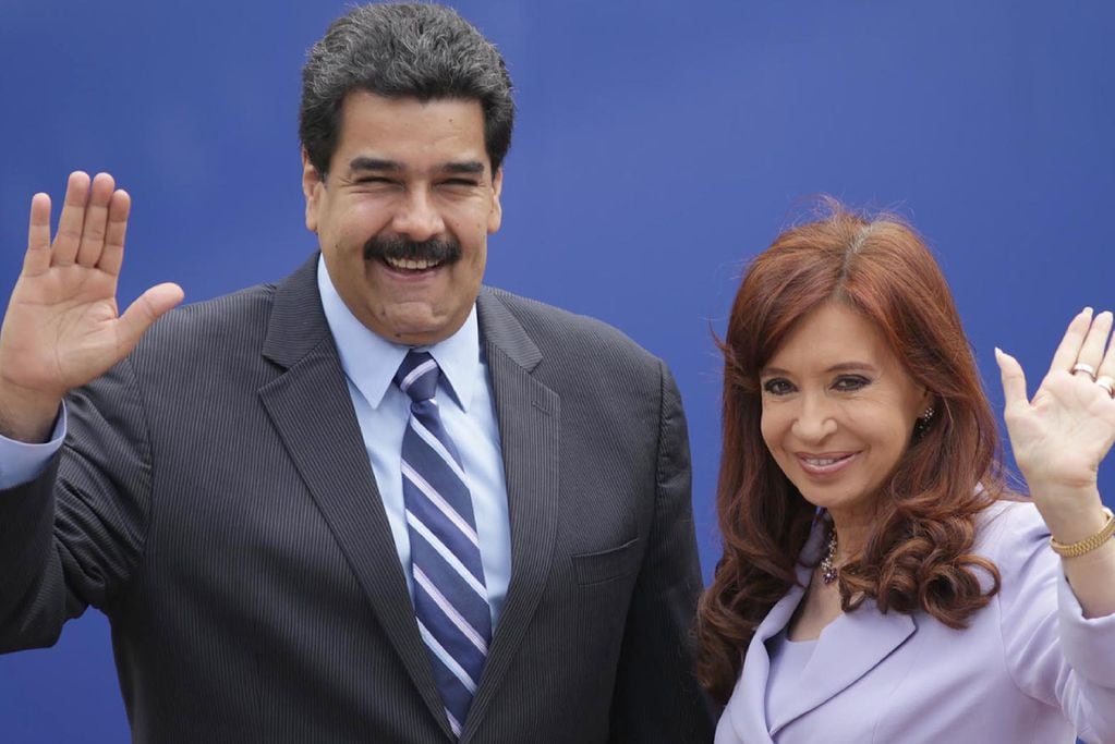 Nicolás Maduro y Cristina Fernández. Figuras políticas asociadas con el populismo. (AP)