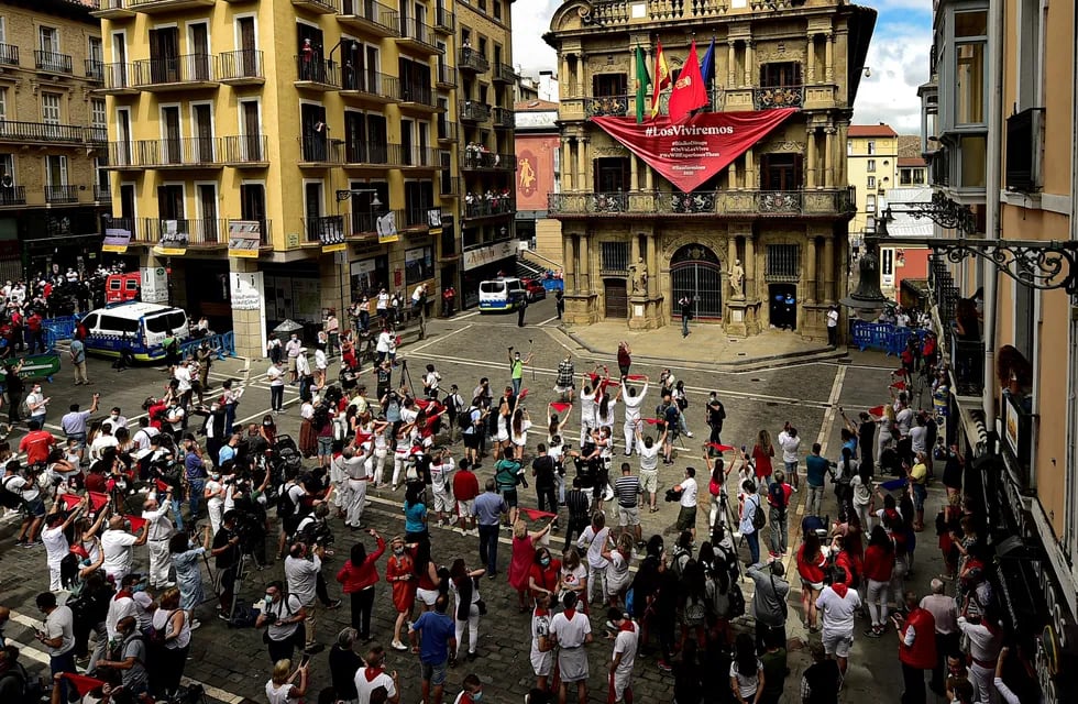 Pamplona vive con resignación la suspensión por el coronavirus de los actos oficiales de sus fiestas de San Fermín.