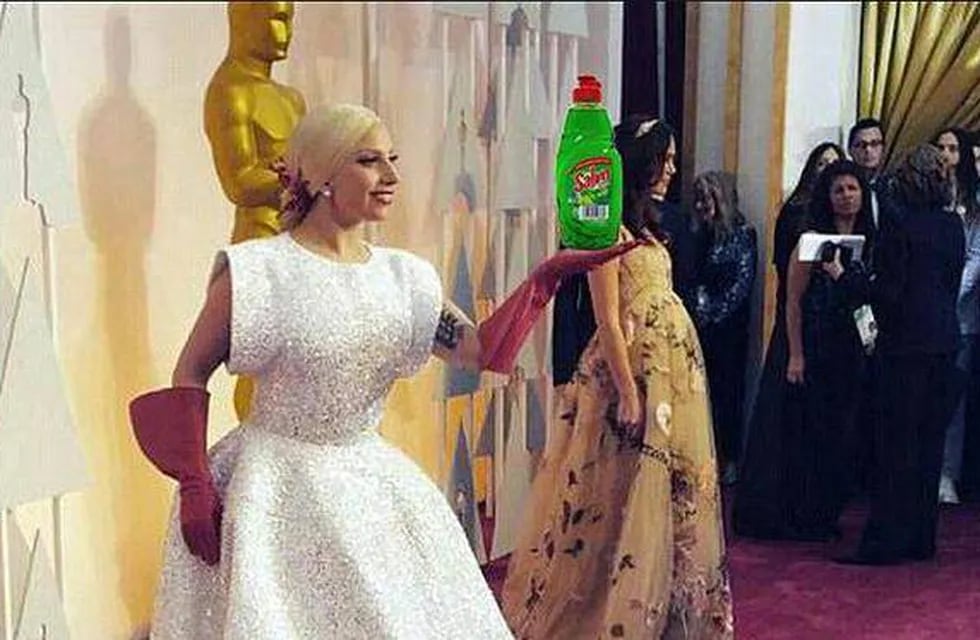 Los mejores memes con el look de Lady Gaga en los Oscar