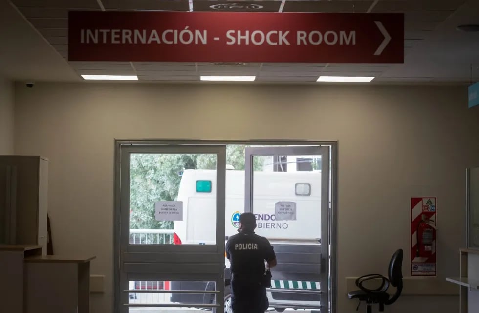 La víctima fue traslada al hospital Central. - Ignacio Blanco / Los Andes