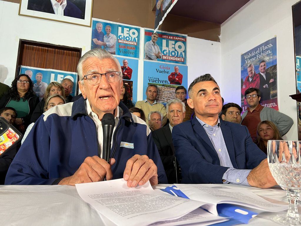 José Luis Gioja dio una conferencia de prensa para reiterar su negativa a que las elecciones de diputados e intendentes se hagan este domingo. Aseguró que también se deberían suspender y hacer una sola votación para todos los cargos.