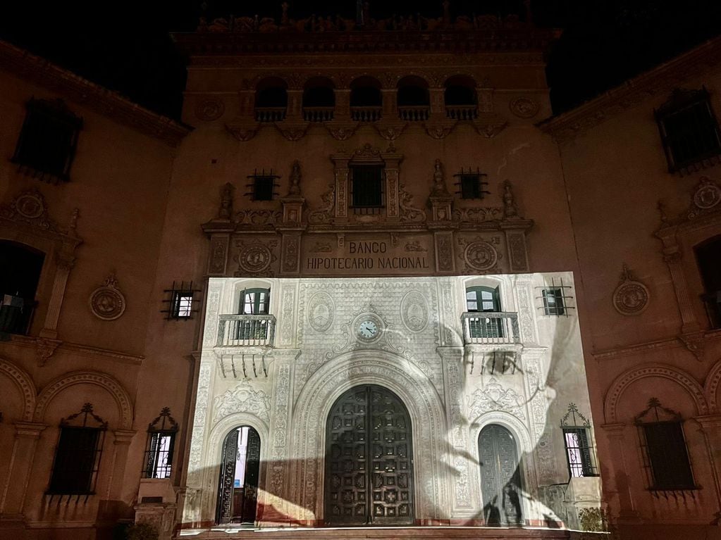 Homenaje a "Marciano" Cantero en el Ministerio de Cultura y Turismo de Mendoza: realizaron un mapping con sus fotos (Gentileza)