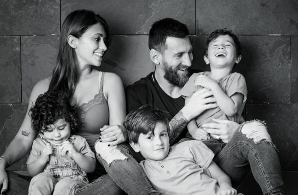 Concientizando y en familia, así pasan la cuarentena Antonela Roccuzzo y Leo Messi