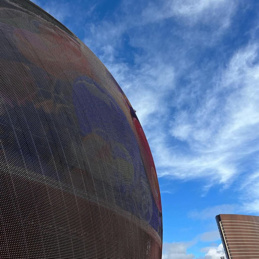 La icónica esfera de Las Vegas posee una altura de 111 metros. Foto: Redes