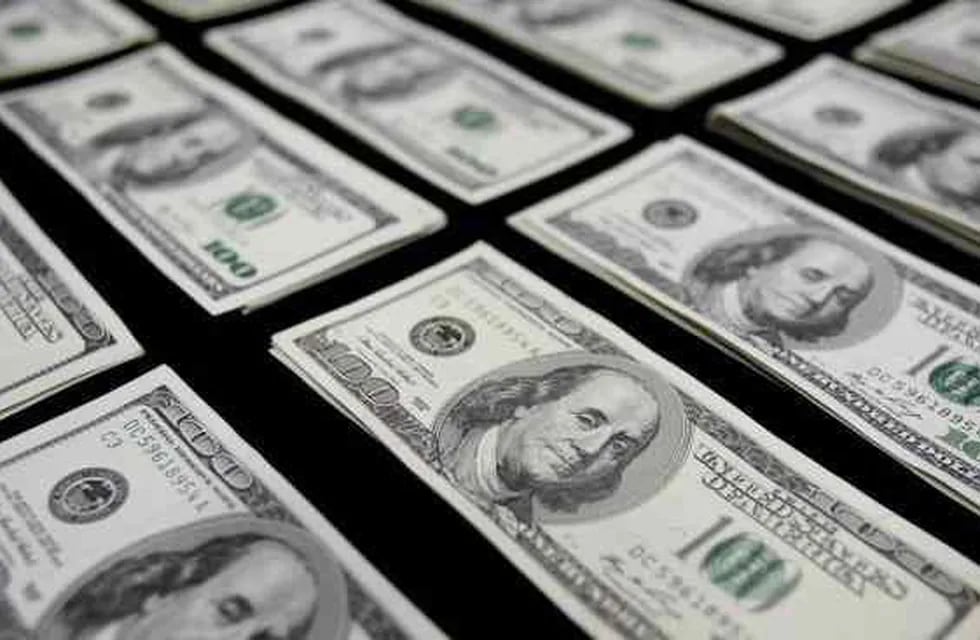 El dólar paralelo se vende a $200 en Mendoza, pero el oficial se puede conseguir por alrededor de $180 con impuestos incluidos