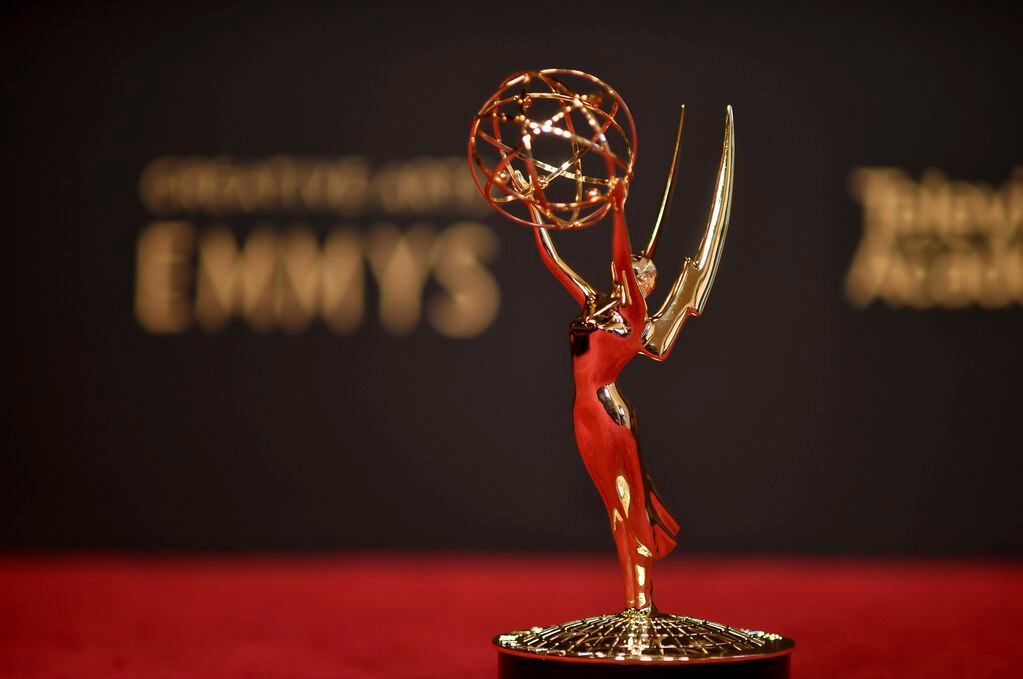 ARCHIVO - Una estatuilla del Emmy el sábado 11 de septiembre de 2021, en Los Ángeles. La 75a edición de los Premios Emmy se realizará el 15 de enero de 2024 tras un retraso de cuatro meses.. (Foto Richard Shotwell/Invision/AP)