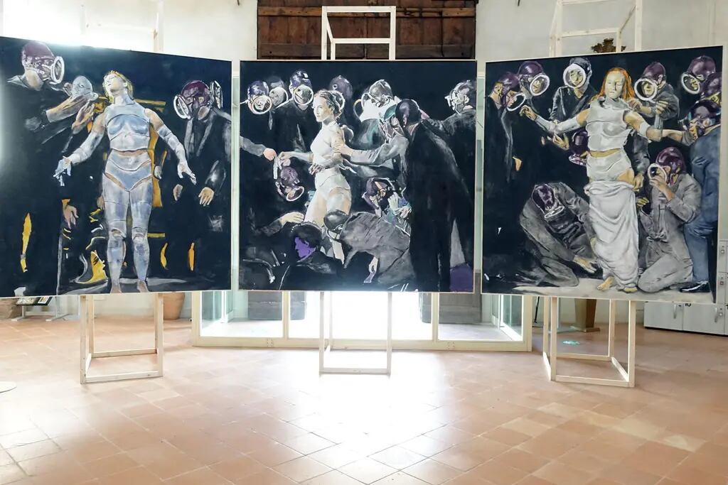 Un artista italiano fue apuñalado mientras exponía sus obras en una iglesia en Carpi