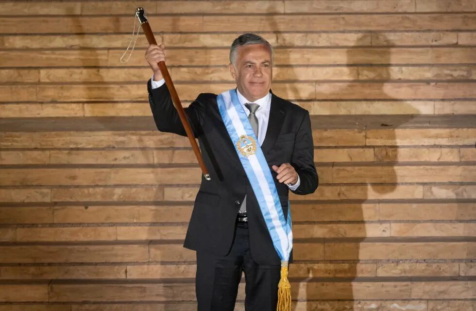 Jura y entrega de bastón de mando al nuevo gobernador de la provincia de Mendoza Alfredo Cornejo Foto: Ignacio Blanco / Los Andes 