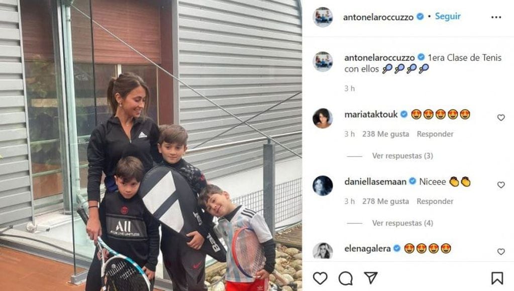 Antonella Rocuzzo junto a sus tres hijos empezar a jugar al Tenis. / Gentileza.