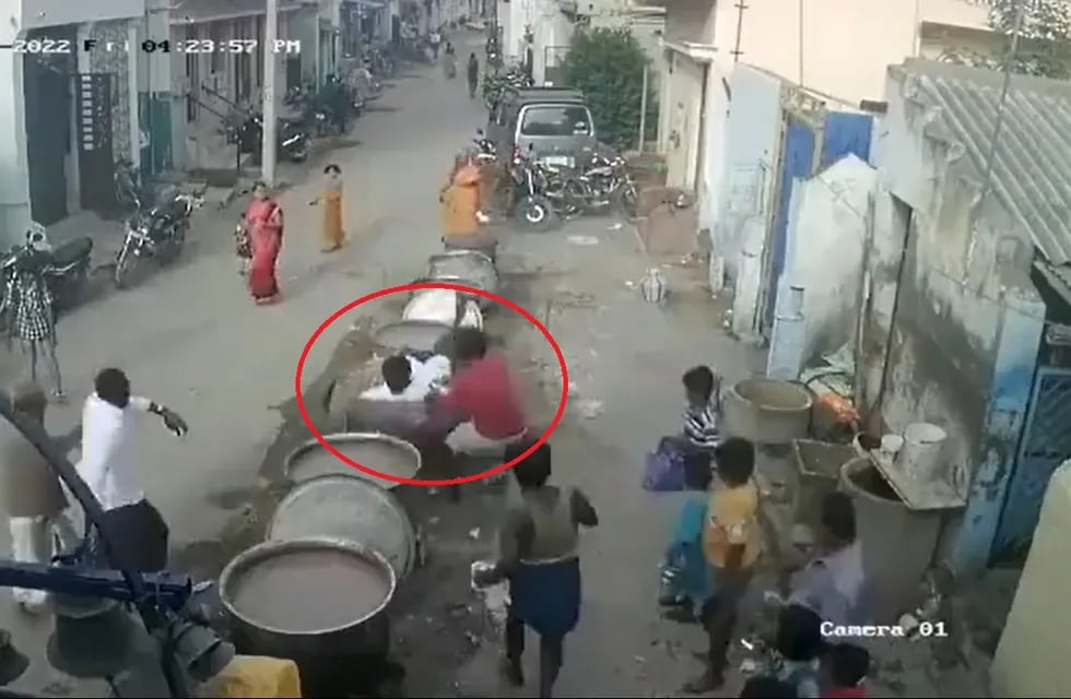 Un hombre de la India se cayó a una olla gigante y murió producto de las quemaduras.