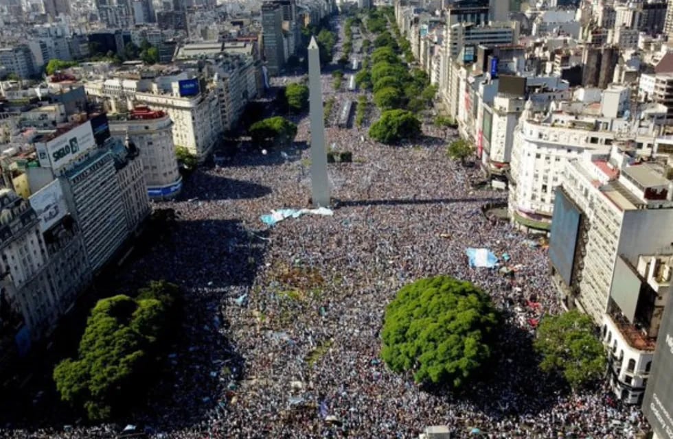 Los hinchas salieron a las calles a celebrar la congragación del Seleccionado Argentino. Foto: Twitter/@Hondurasaldiahn