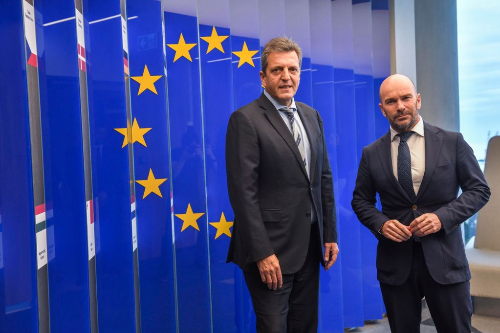 El ministro de Economía Sergio Massa se reunió con 21 embajadores de la Unión Europea en Argentina. - Foto: Ministerio de Economía de la Nación
