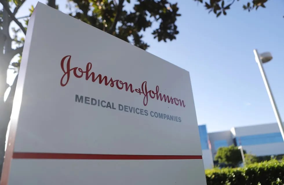 Johnson & Johnson pidió autorización para su vacuna de una sola dosis