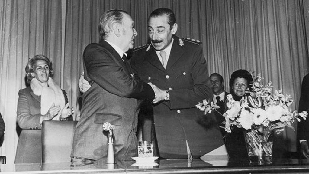 Jorge Luis Borges y Jorge Rafael Videla - 