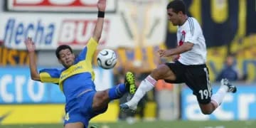 Ocurrió en el partido por el Clausura 2006 en la Bombonera. El marcador terminó igualado 1 a 1. Rememorá el video.