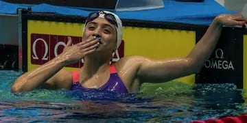 La nadadora argentina quedó detrás de la húngara Ajna Kesely, pero lo más emotivo fue cuando recordó a su abuela fallecida hace una semana.