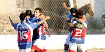 Andes Talleres juega hoy la segunda final por el ascenso al Torneo Federal B. San Martín de Rodeo, de San Juan, va ganando 2-0. Empieza a las 15 y dirige el colegiado Antonio Ceballo.