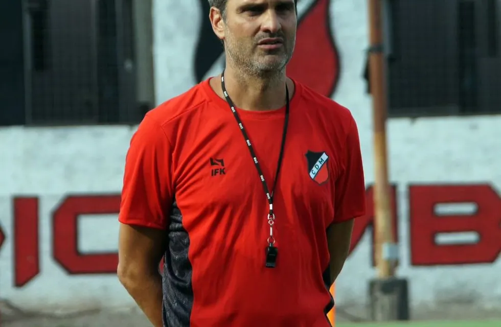 El entrenador, Juan Manuel Sara no ocultó su preocupación por el rendimiento del Botellero.