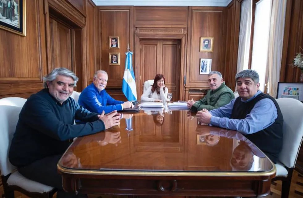 Los sindicalistas Moyano, Plaini, Correa y Manrique con CFK en el Senado - Gentileza Todo Noticias