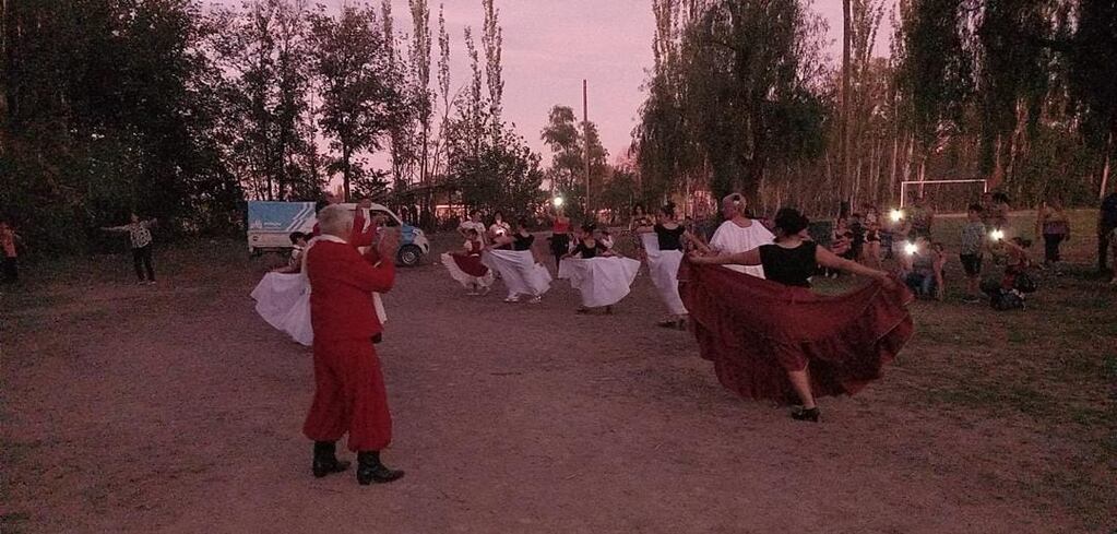 Durante todo el sábado hubo distintos entretenimientos en el evento para colaborar con el merendero Manitos Unidas. Foto: Policía de Mendoza