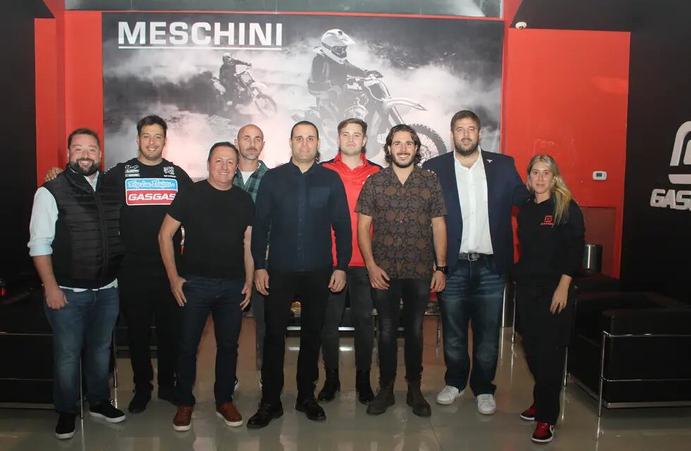 Equipo Meschini junto a los gerentes de las nuevas marcas.