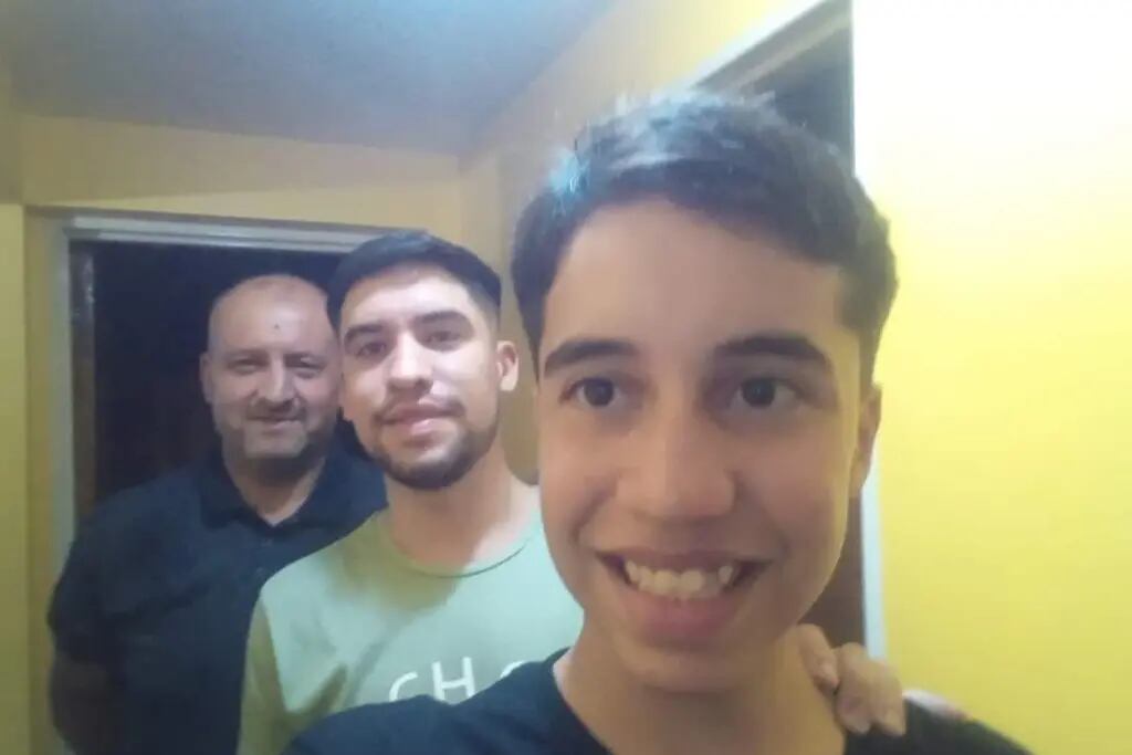 Nacho Romero junto a su hermano y su papá