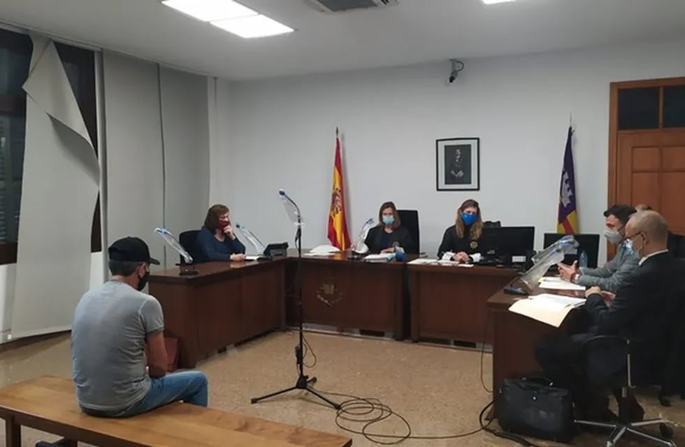 El juicio se llevó a cabo hace algunos días en Palma, donde el agresor fue condenado a dos años por dos delitos de maltrato animal con explotación sexual.