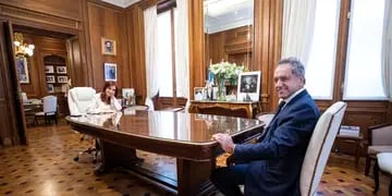 Cristina Kirchner se reunió con Daniel Scioli en el Senado