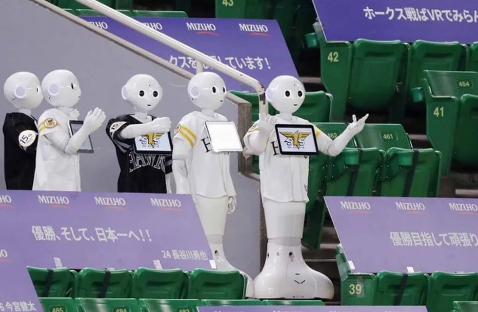 Robots Pepper en el estadio del equipo japonés de béisbol Fukuoka SoftBank Hawks. / Gentileza