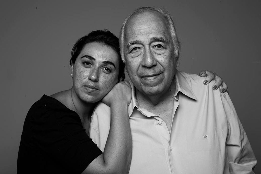 Manolo Juárez junto a su hija Mora. Foto: Gentileza de Nora Lezano.