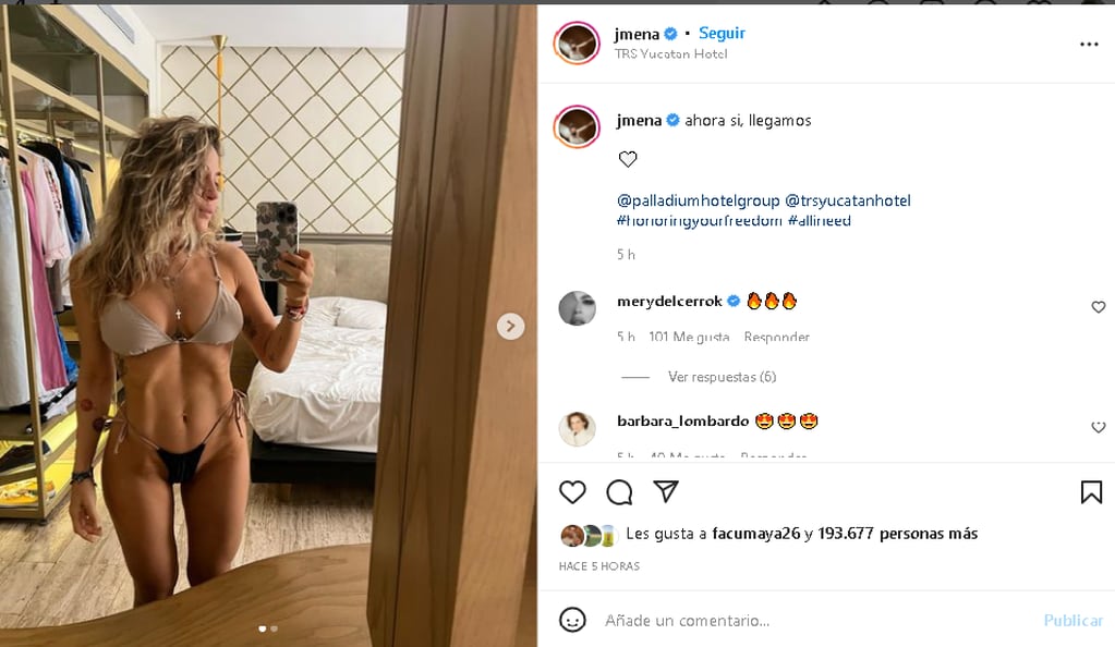Jimena Barón posó con una bikini beige y negra en un hotel de México.