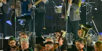 Más de 30 mil personas disfrutaron del show de la banda santafecina junto a la Orquesta Filarmónica.