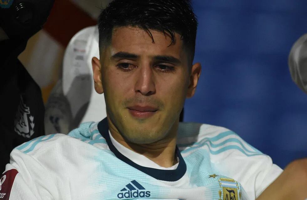 La AFA confirnó que el volante de la Selección argentina Exequiel Palacios sufrió una fractura tras el fuerte golpe de un jugador de Paraguay. / Gentileza.