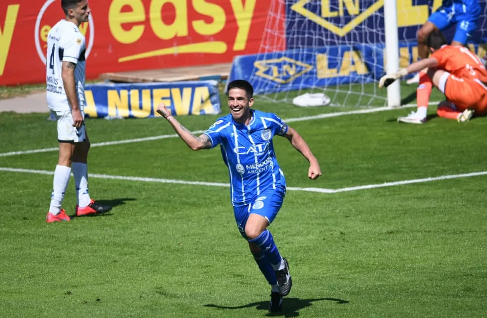 Damián Pérez anotó el primero del Expreso en La Bodega. / José Gutiérrez