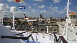 Tierra a la vista. A partir del 26 de abril, los cubanos podrán salir y entrar de la isla en cruceros y en buques mercantes (AP).