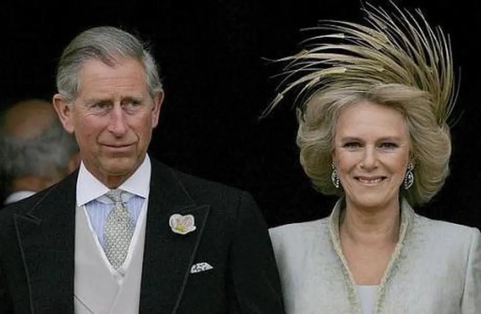 Carlos de Gales es el hijo mayor de la reina Isabel II del Reino Unido y de su esposo el príncipe Felipe de Edimburgo