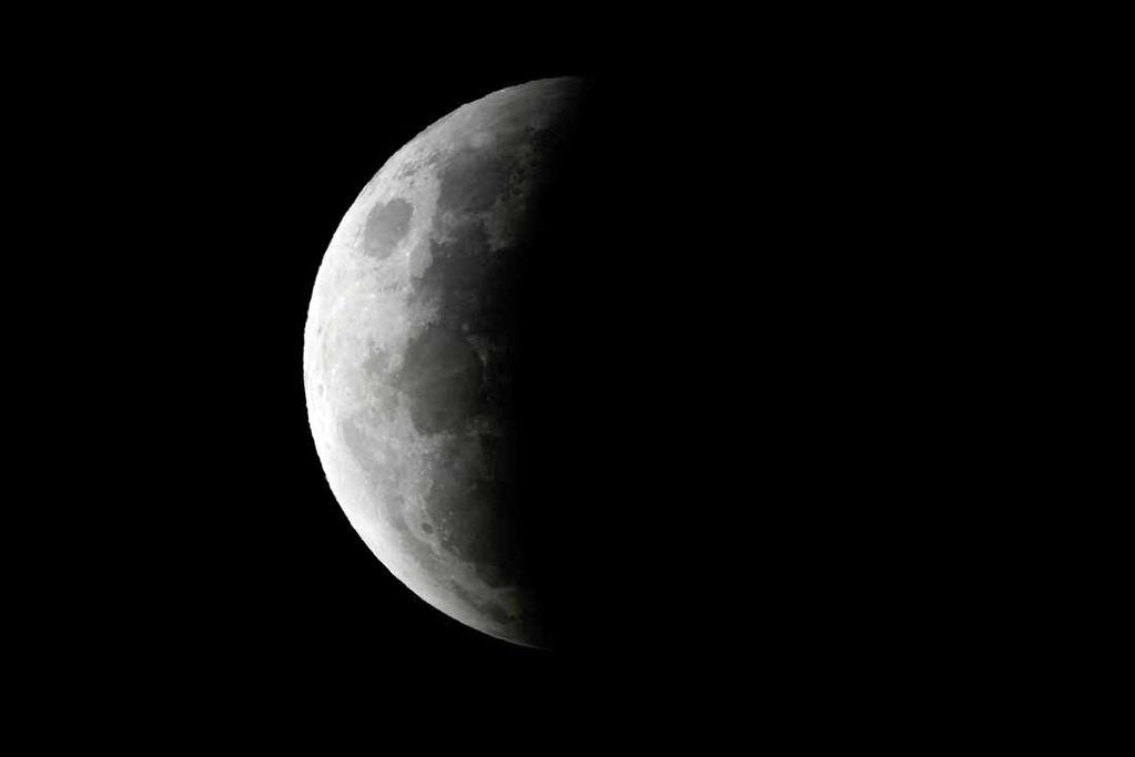 Qué es un eclipse lunar (AP) 