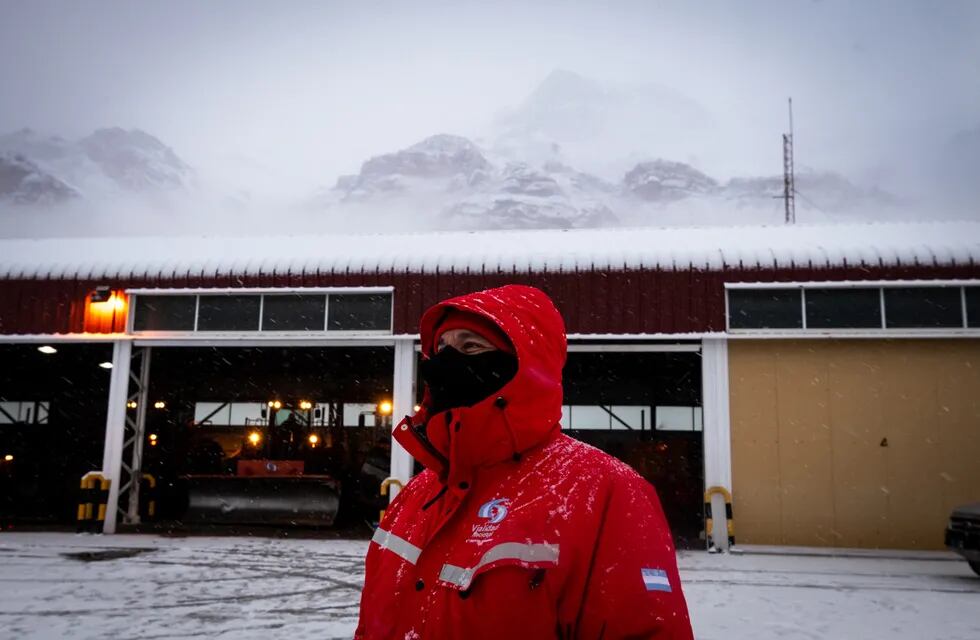 Cerrarán el paso a Chile por intensas nevadas en alta montaña. - Foto: Ignacio Blanco / Los Andes
