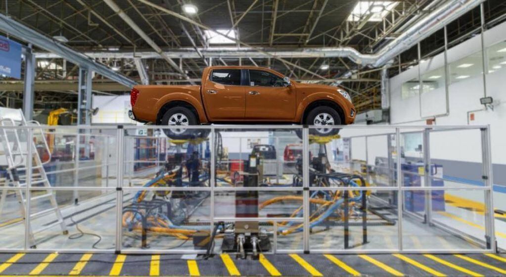 PRODUCCIÓN. Renault y Nissan buscan reemplazar por industria nacional los componentes traídos de Brasil para sus camionetas. (La Voz/Archivo)
