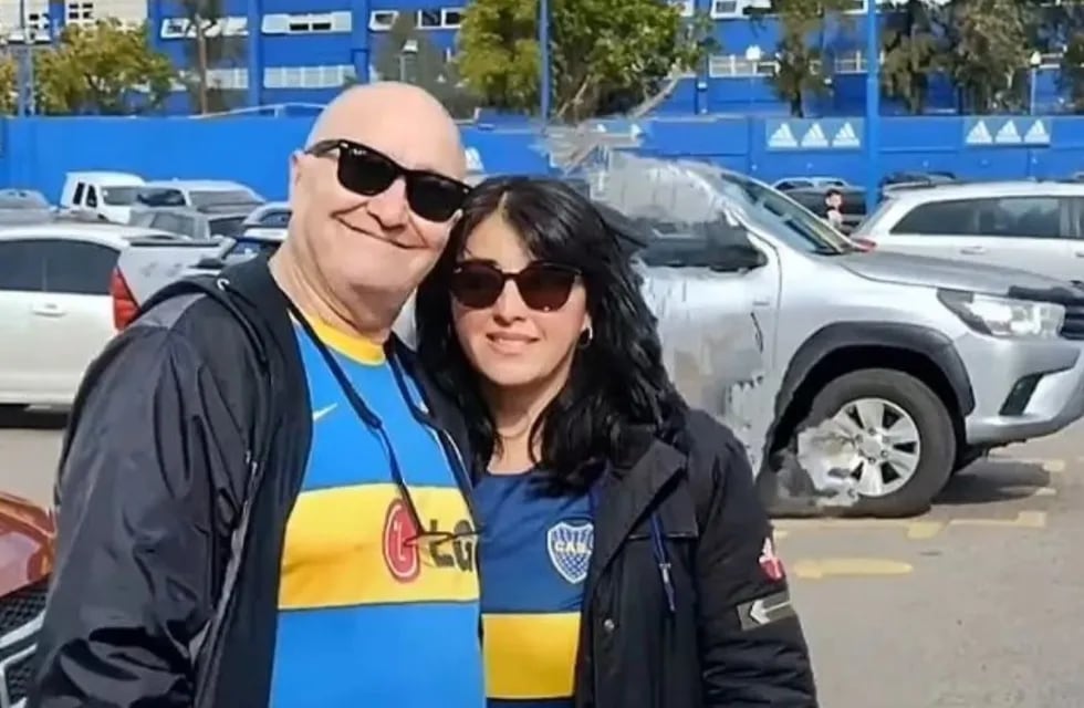 Larry junto a Rosita y su otro amor, Boca Juniors