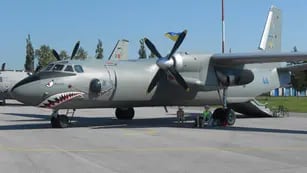 avión AN-26