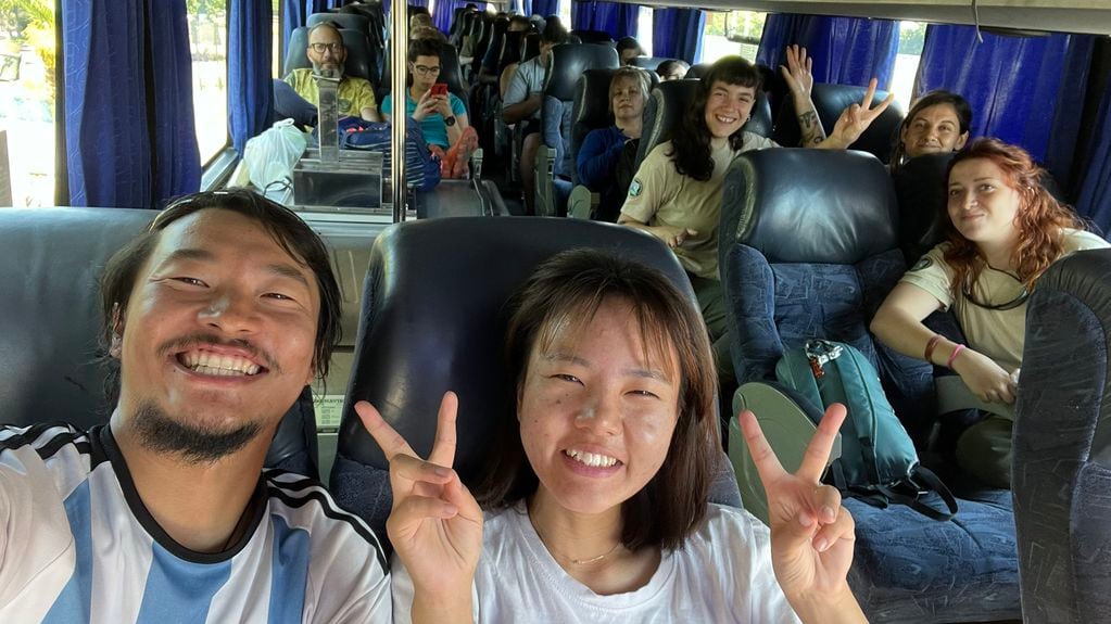 Desopilante video: asi vivió y festejó la final del Mundial una pareja de  japoneses en el centro de Mendoza