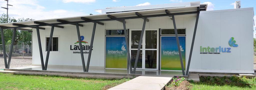 La empresa estatal Interluz se encarga de brindar conectividad de internet a los vecinos de Lavalle. 