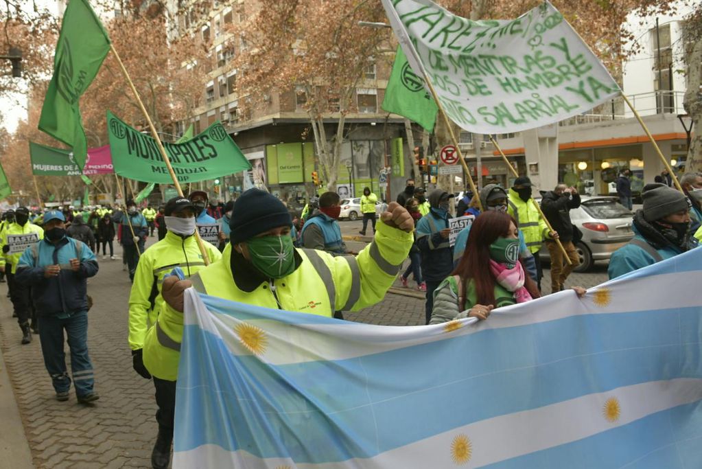 Marcha de ATE en Capital. Orlando Pelichotti / Los Andes