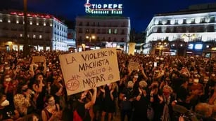 Por el caso de Olivia y Anna, el feminismo marchó contra la violencia de género en España