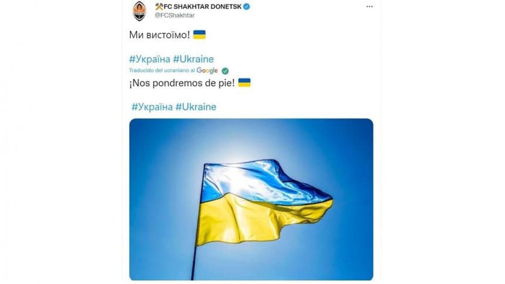 Uno de los equipos más importantes de Ucrania subió un mensaje a sus redes sociales con la bandera de su país. "¡Nos pondremos de pie!", expresaron.